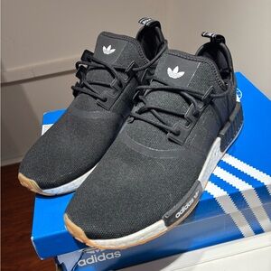 Adidas Men's Black and White Sneakers prima blue originals brand new never worn